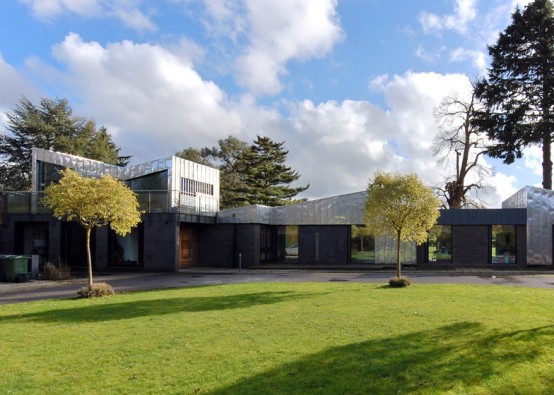 1960s House Renovated Into A Stylish Traditional Retreat