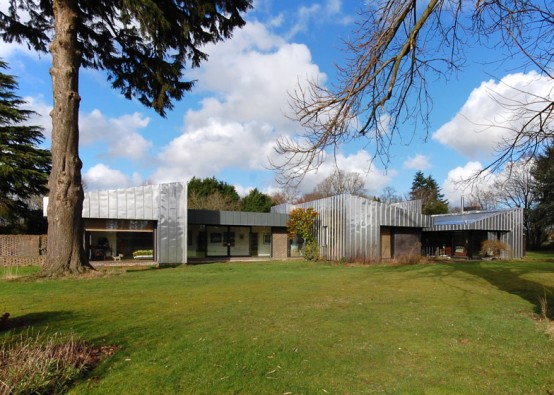 1960s House Renovated Into A Stylish Traditional Retreat