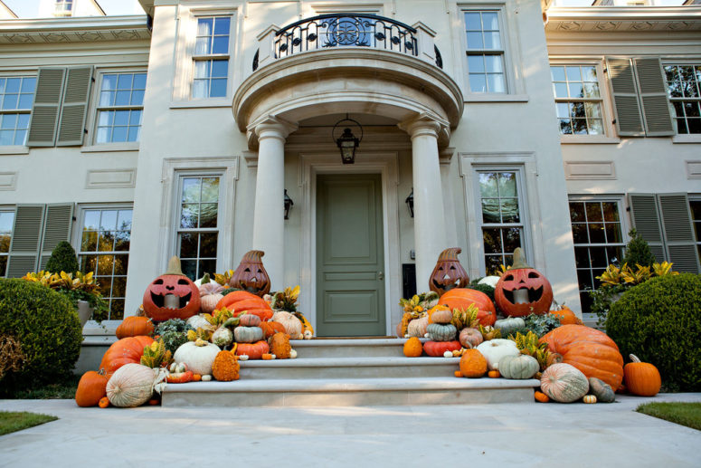 125 Cool Outdoor Halloween Decorating Ideas - DigsDigs 125 Cool Outdoor Halloween Decorating Ideas - Digsdigs