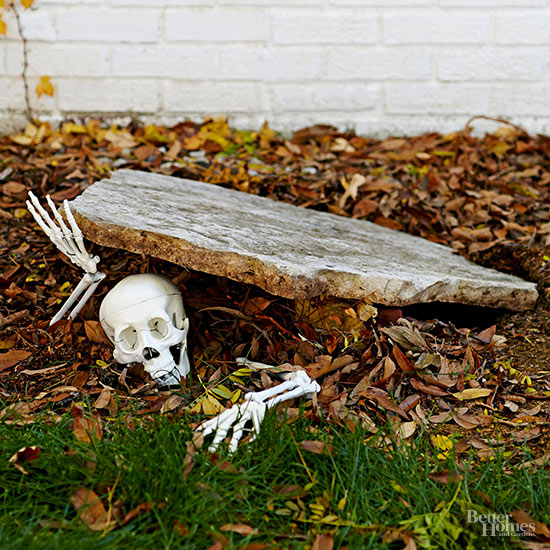 cool outdoor halloween decorating ideas