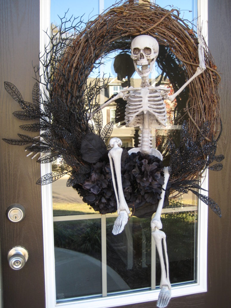 125 Cool Outdoor Halloween Decorating Ideas - 90 Cool OutDoor Halloween Decorating IDeas 29 775x1033