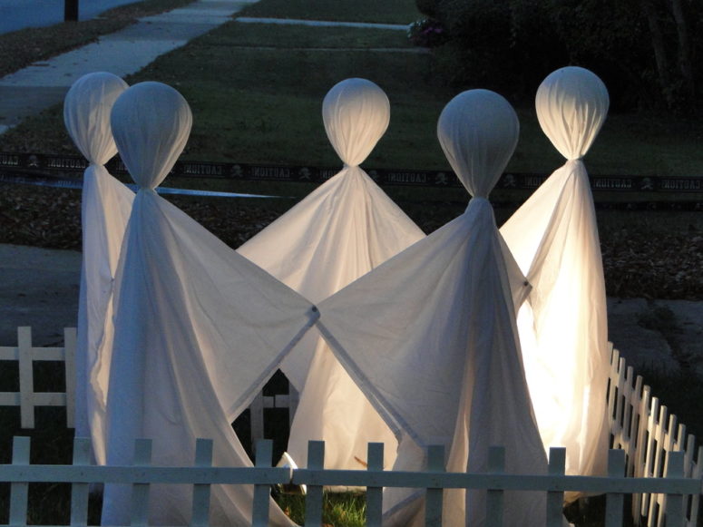 125 Cool Outdoor Halloween Decorating Ideas