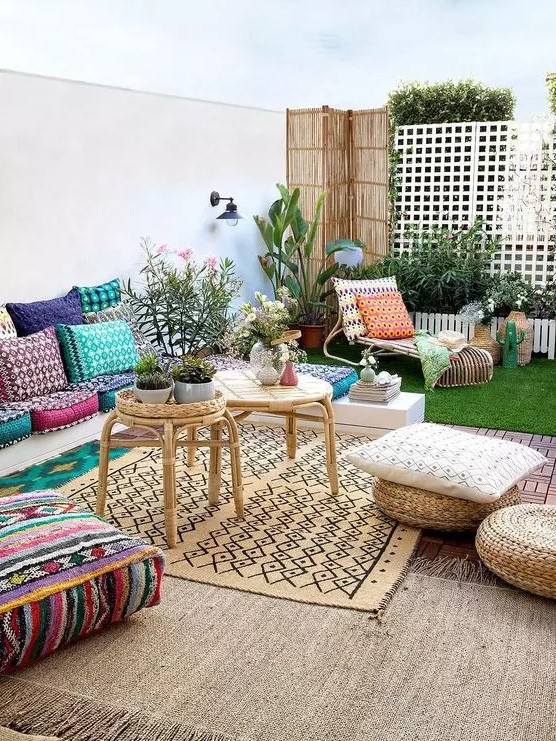 57 Cool Outdoor Living Rooms DigsDigs