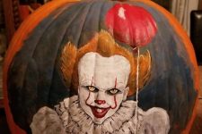 a scary and beautiful Pennywise pumpkin is a gorgeous idea for your Halloween party and is lovely