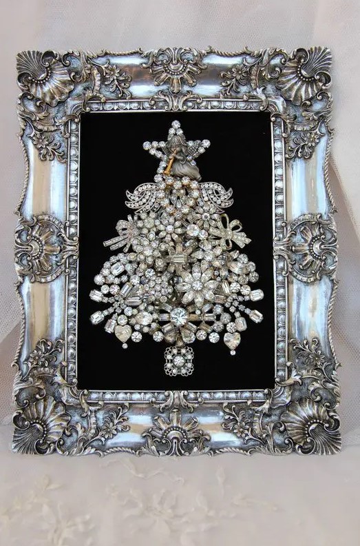 a framed Christmas tree of vintage brooches will be a beautiful and very sophisticated Christmas art for the holidays