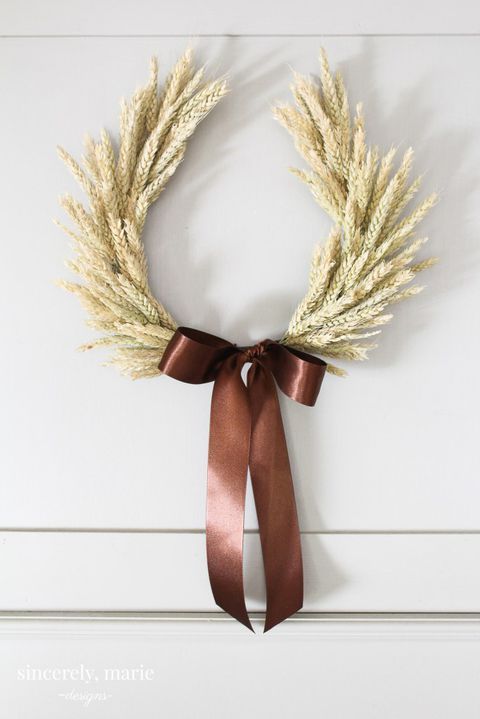 a cute wheat wreath for fall