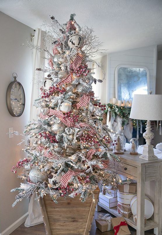 80 Traditional And Unusual Christmas Tree Décor Ideas DigsDigs