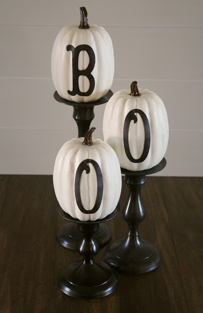 70 Ideas For Elegant Black And White Halloween Decor - DigsDigs