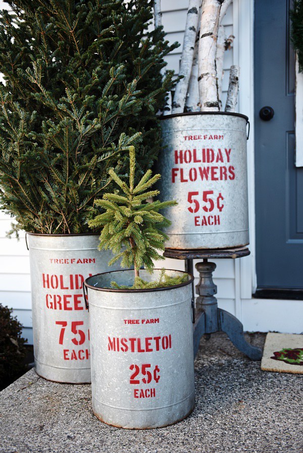 95 Amazing Outdoor Christmas Decorations - DigsDigs