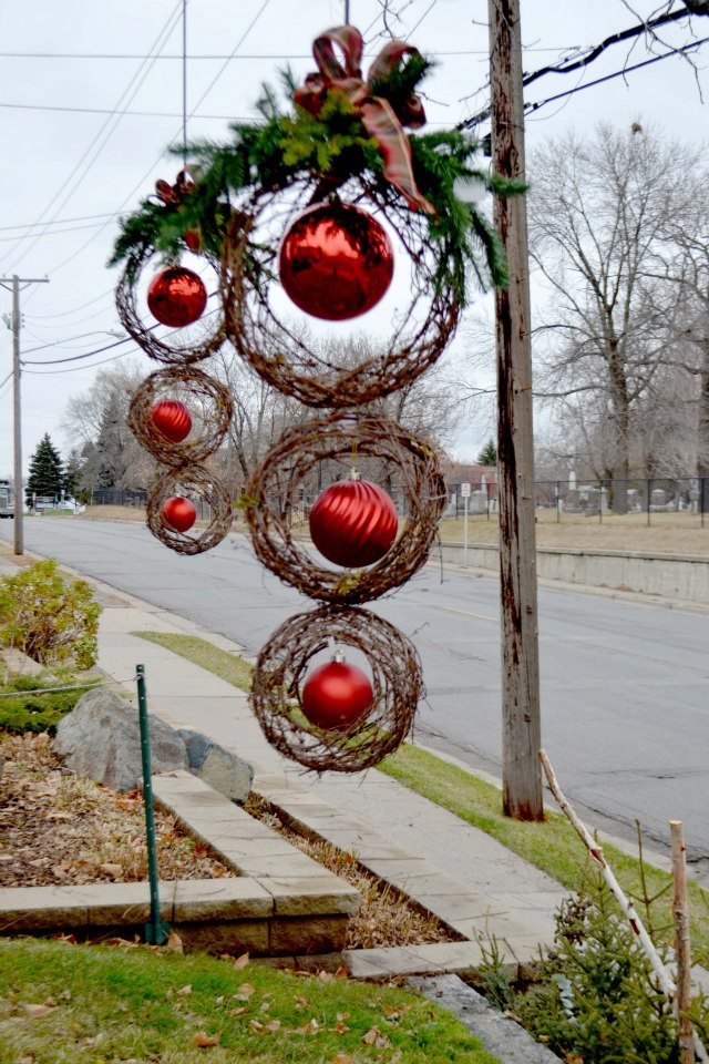 95 Amazing Outdoor Christmas Decorations - DigsDigs