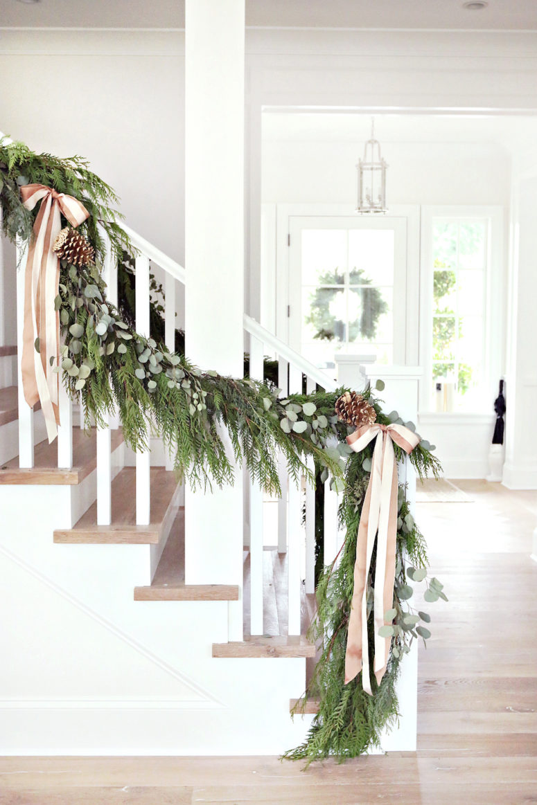 awesome christmas stairs decoration ideas