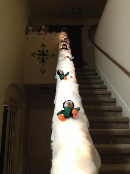 100 Awesome Christmas Stairs Decoration Ideas DigsDigs 100-awesome-christmas-stairs-decoration-ideas-digsdigs