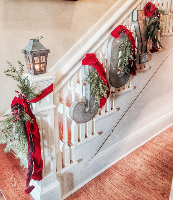 awesome christmas stairs decoration ideas