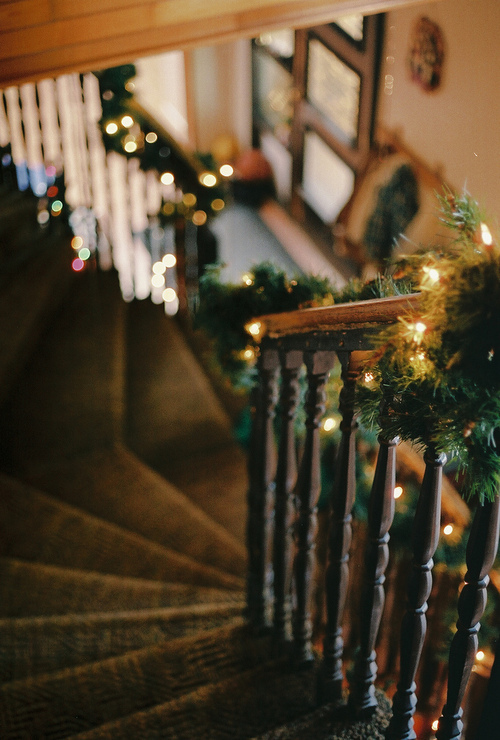 awesome christmas stairs decoration ideas