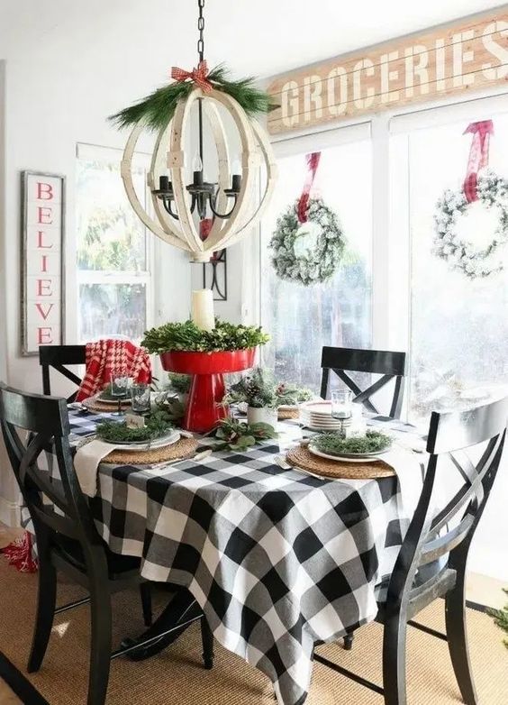 38 Inspiring Rustic Christmas Table Settings - DigsDigs