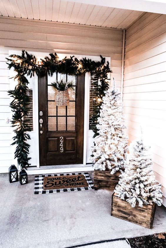 70 Cool Christmas Porch Décor Ideas DigsDigs