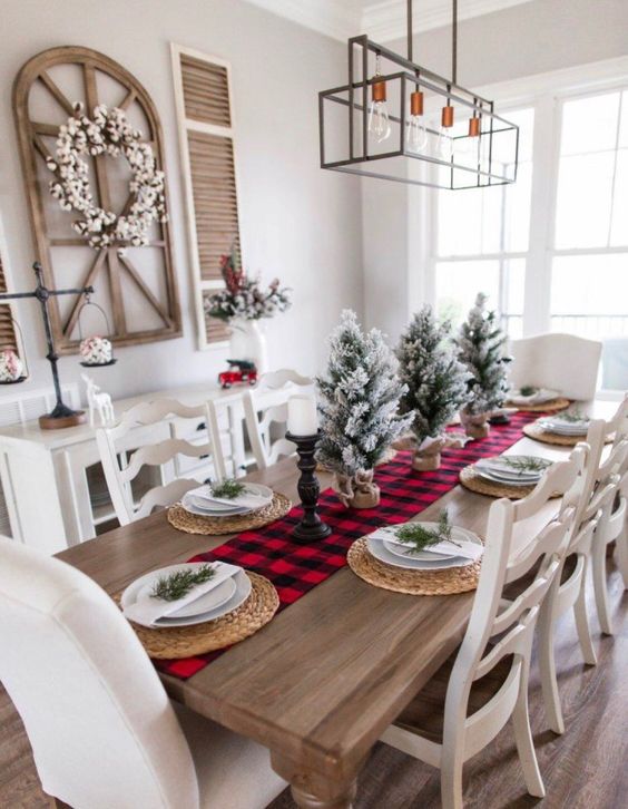 38 Inspiring Rustic Christmas Table Settings DigsDigs