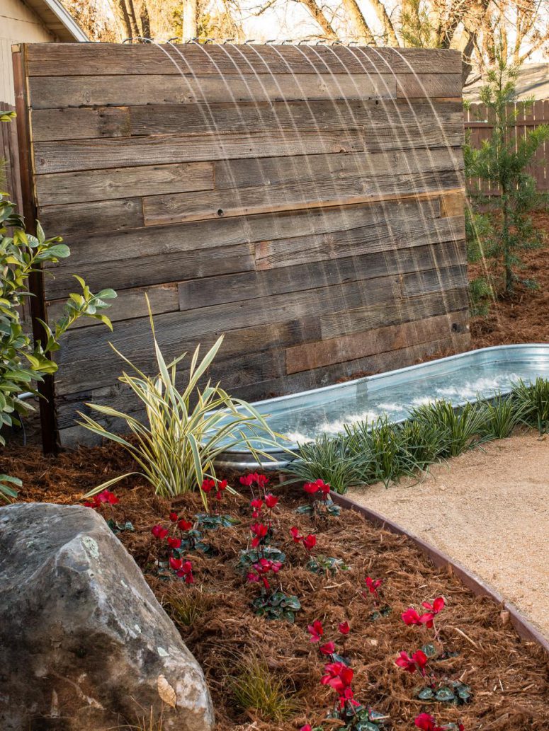 pallets could also be used to build a beatuiful water feature