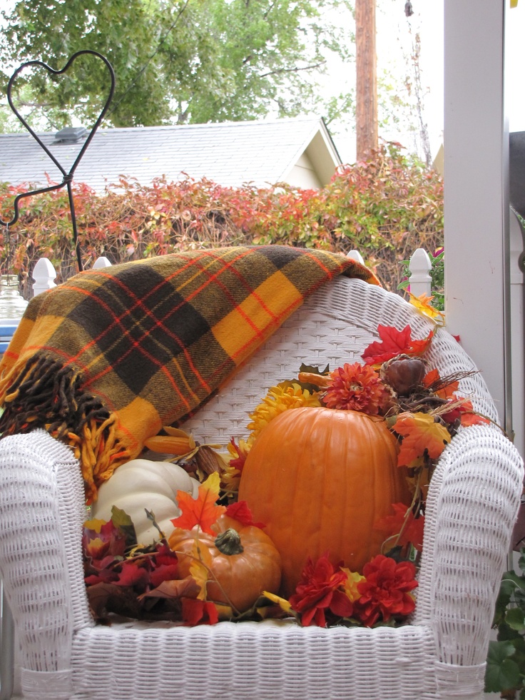 cozy fall patio decorating ideas