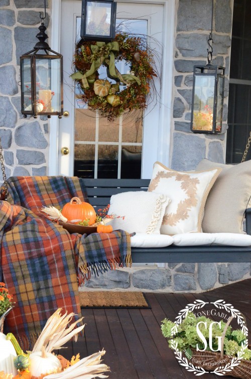 cozy fall patio decorating ideas
