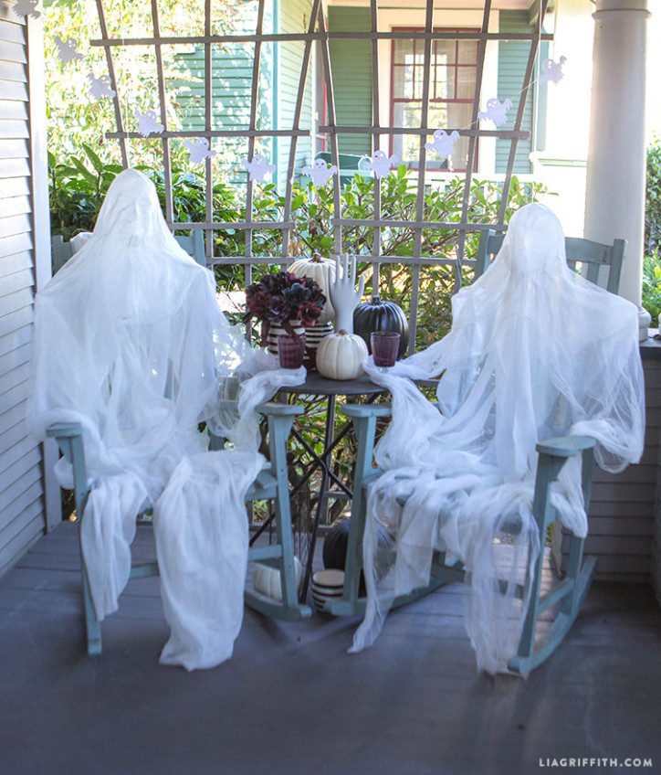 60 Awesome Outdoor Halloween Party Ideas - DigsDigs