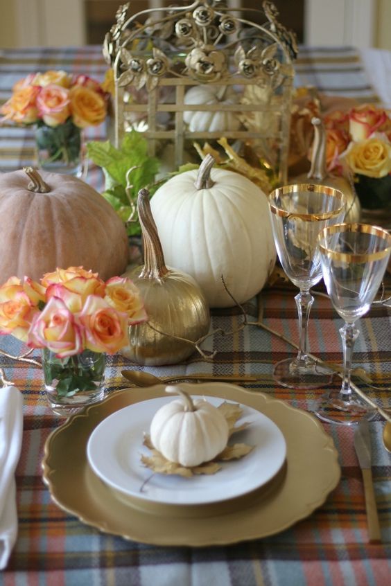 a quite neutral thanksgiving tablescape