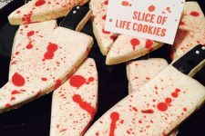 slice of life cookies are amazing for Halloween, this is a turly Dexter-like treat for your party
