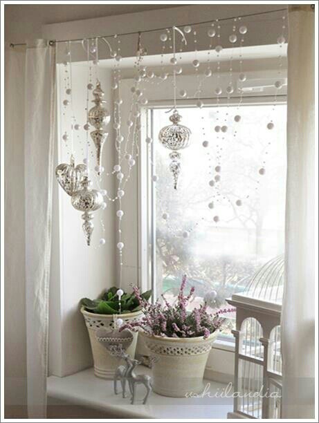 The Best Window Decorations for Christmas