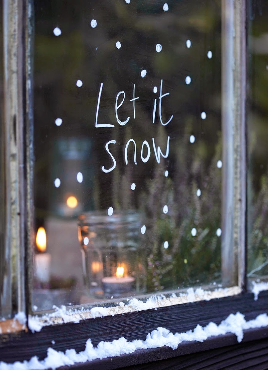 70 Awesome Christmas Window Décor Ideas 70 Awesome Christmas Window Décor Ideas
