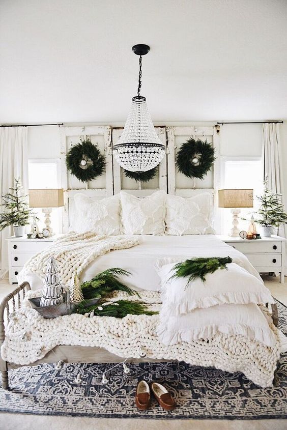 50 Adorable Christmas Bedroom Décor Ideas DigsDigs