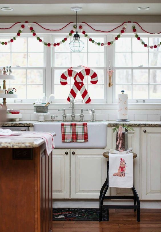 75 Cozy Christmas Kitchen Decor Ideas Digsdigs