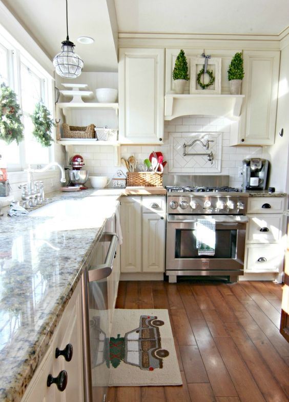 75 Cozy Christmas Kitchen Décor Ideas - DigsDigs