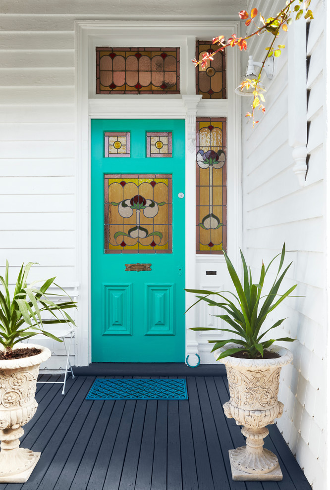front door planters makes your porch much more welcoming (Dulux Paint)