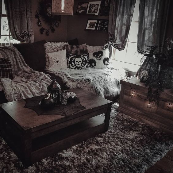 21 Gothic Bedroom Ideas Straight Out Of The 12th Century! | Room You Love