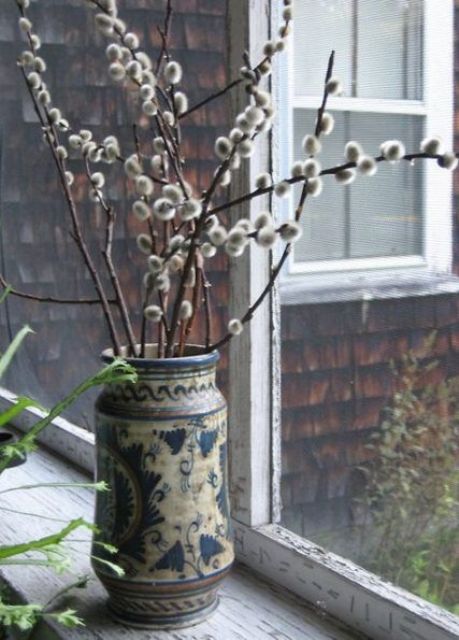 a quirky patterned vase with willow is a cool decoration for every spring home