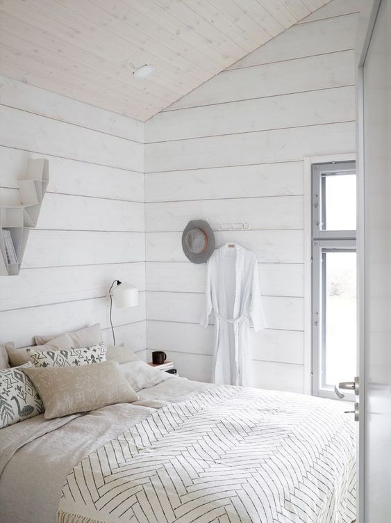 64 Relaxed Rooms With Whitewashed Wood Walls DigsDigs