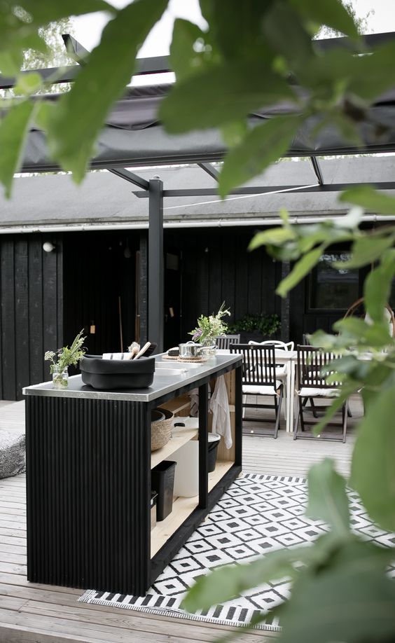 52 Chic Black And White Outdoor Spaces - DigsDigs