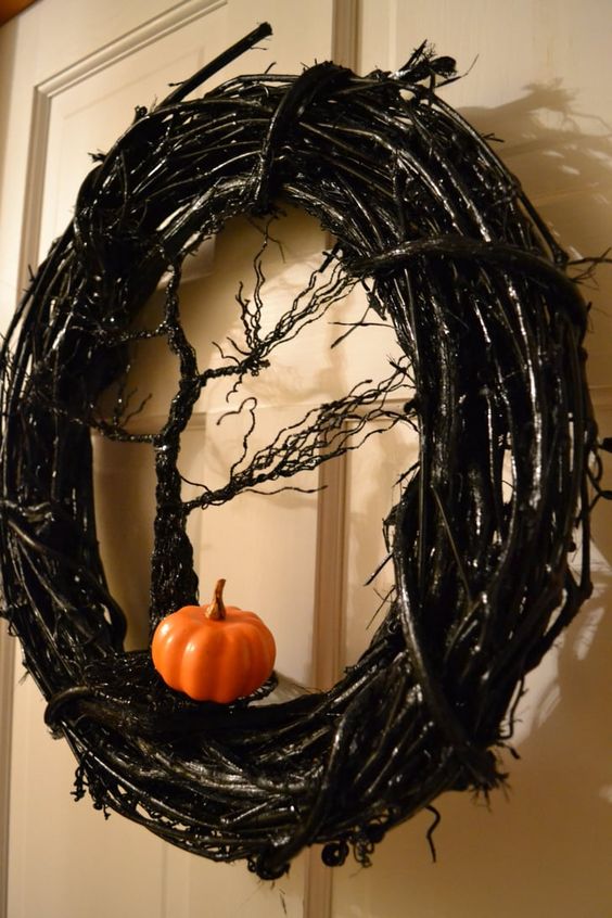67 Cool Halloween Wreaths For Any Space DigsDigs