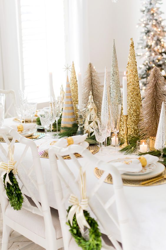 63 Refined Gold And White Christmas Décor Ideas - DigsDigs