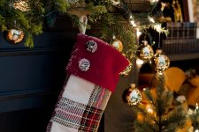 a cozy, glam Christmas mantel decor idea