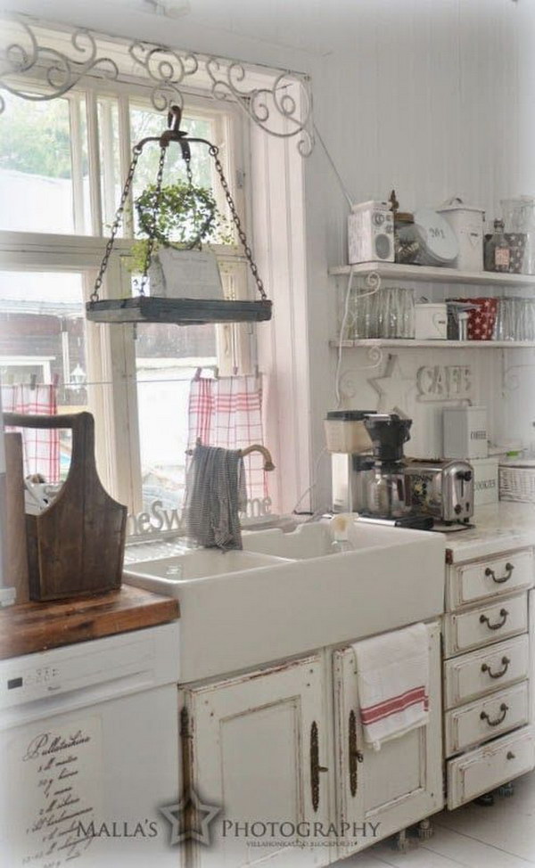 35 Cozy And Chic Farmhouse Kitchen Décor Ideas - DigsDigs