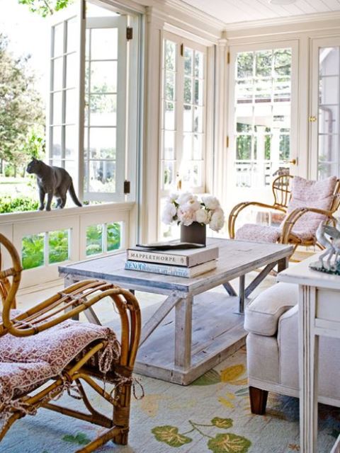 57 Charming Vintage Sunroom Décor Ideas - DigsDigs