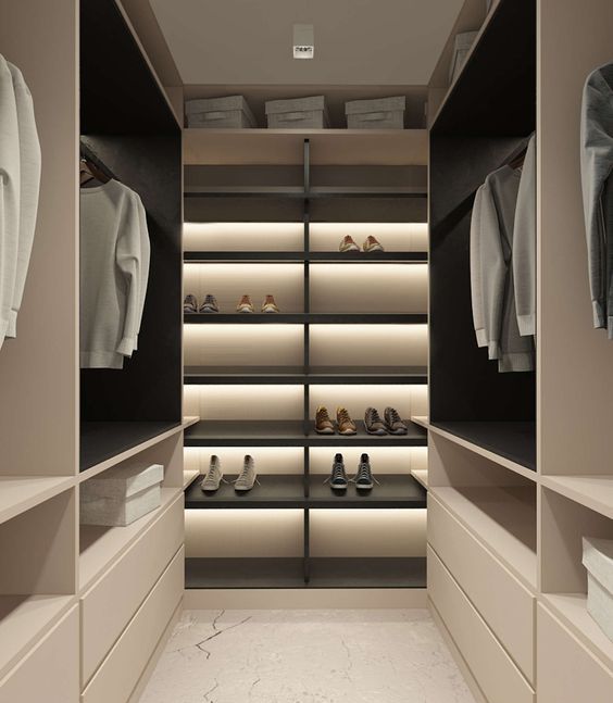 walk in closet kamar sempit