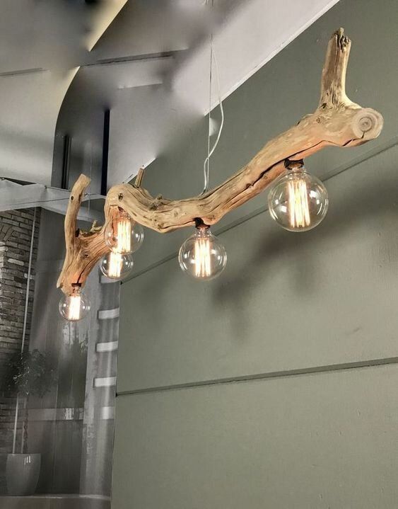 a beautiful and cool driftwood pendant lamp with large bulbs looks stylish, chic and very cool and inspires to reuse and recycle
