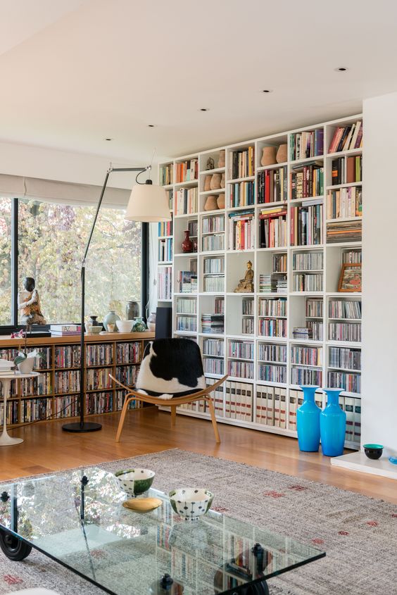 Featured image of post Small Home Library With Desk / Don&#039;t forget to add wall art, flowers or plants that personalize the space.