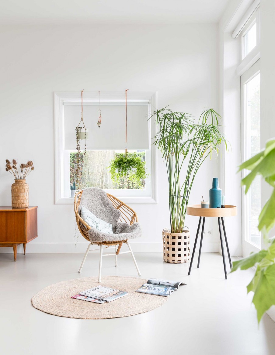 All White Interior Filled With Mid Century Modern Furniture DigsDigs