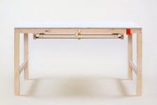 02 The piece is a simple and functional working desk suitable for modern spaces