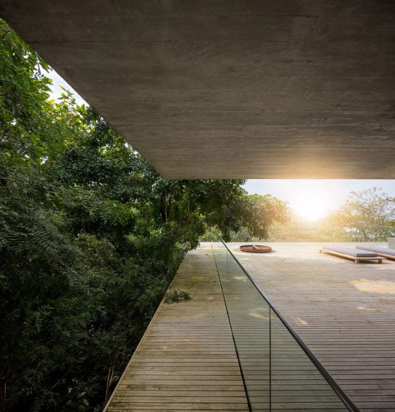 There are several levels to take the full advantage of the landscape