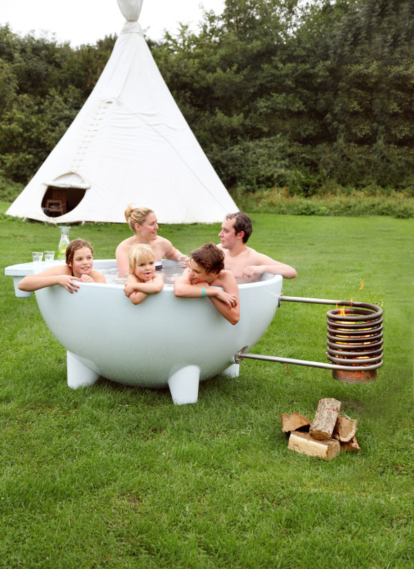 The bathtub can accomodate up to 4 people and even more children