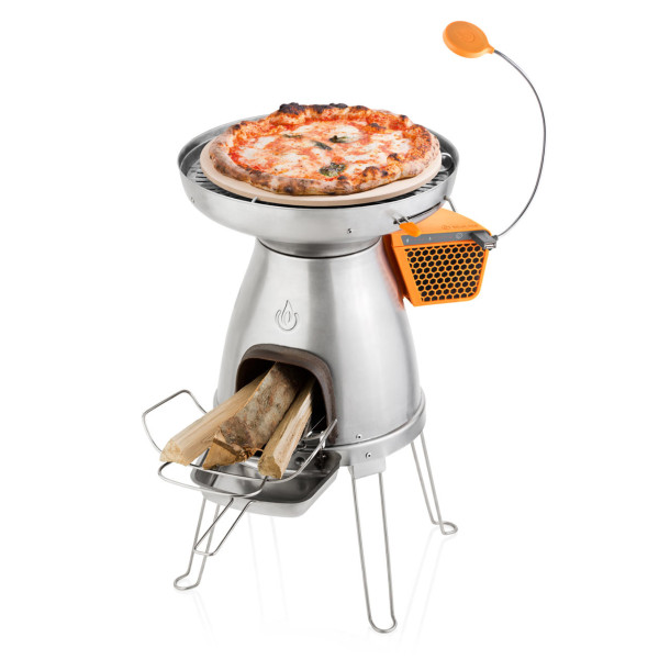 04 While you’re out in the wild, you can cook pizzas, flatbreads, and other foods in this three-piece system